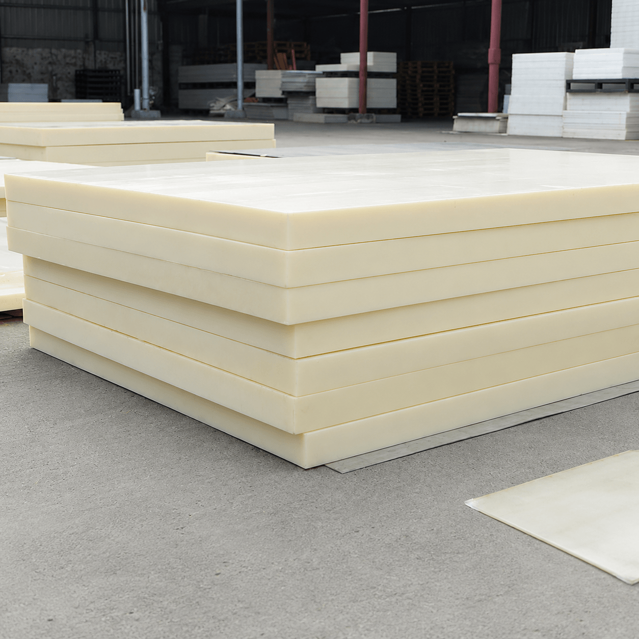 ABS Hay PP? Đâu Là Lựa Chọn Phù Hợp Cho Bạn